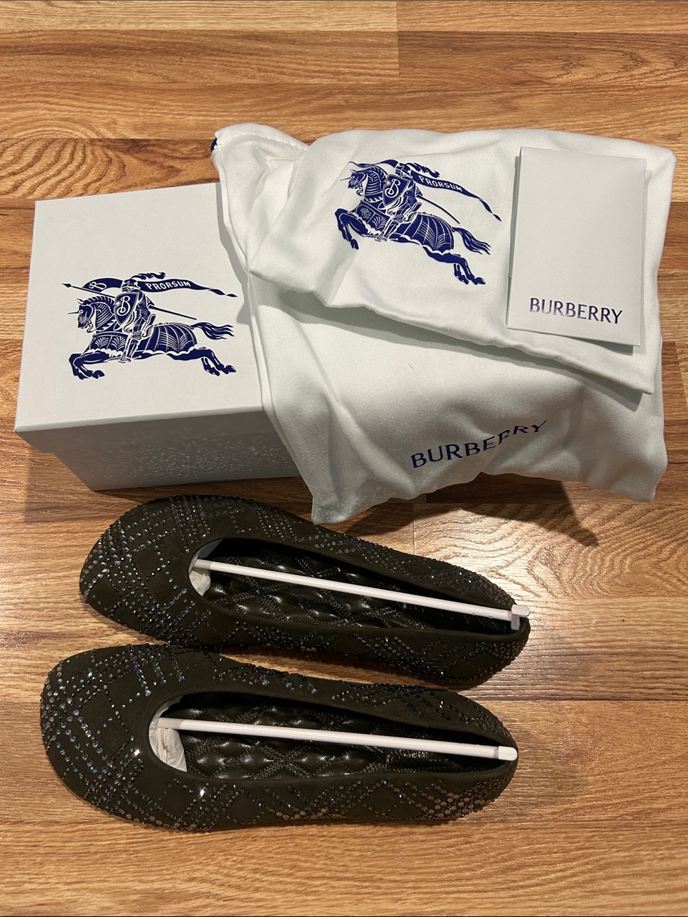 BRAND new authentic Burberry ballet flats . Size 8.5 women